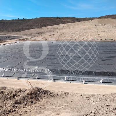 Avance en obra, nuestro equipo lleva instalados 18500 M2 de material #HDPE 1mm para una celda de relleno sanitario en Saltillo, Coahuila. Avance en obra, nuestro equipo lleva instalados 18500 M2 de material #HDPE 1mm para una celda de relleno sanitario en Saltillo, Coahuila.