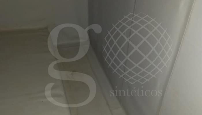 Suministro e instalación de #geomembrana de #PVC gris, para agua potable. Suministro e instalación de #geomembrana de #PVC gris, para agua potable.