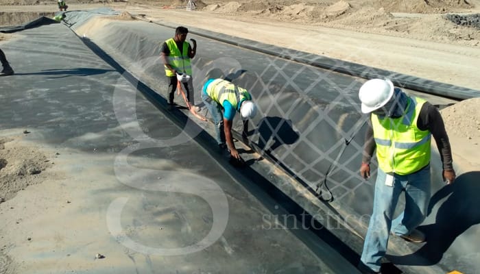 Celda de Relleno sanitario en Saltillo, Coahuila. 20 mil m2. #HDPE. Celda de Relleno sanitario en Saltillo, Coahuila. 20 mil m2. #HDPE.
