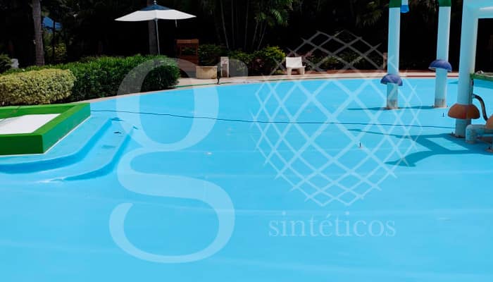 Suministro e instalación de #Geomembrana de PVC para albercas de 1.5mm en color azul claro para impermeabilización de zona de juegos. Suministro e instalación de #Geomembrana de PVC para albercas de 1.5mm en color azul claro para impermeabilización de zona de juegos.